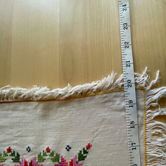 Point de Croix Table Linen Set - Picture 7 of 13